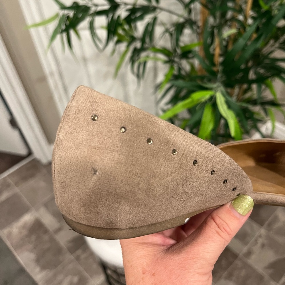Seychelles brand taupe flat with rhinestone detail - Picture 12 of 16